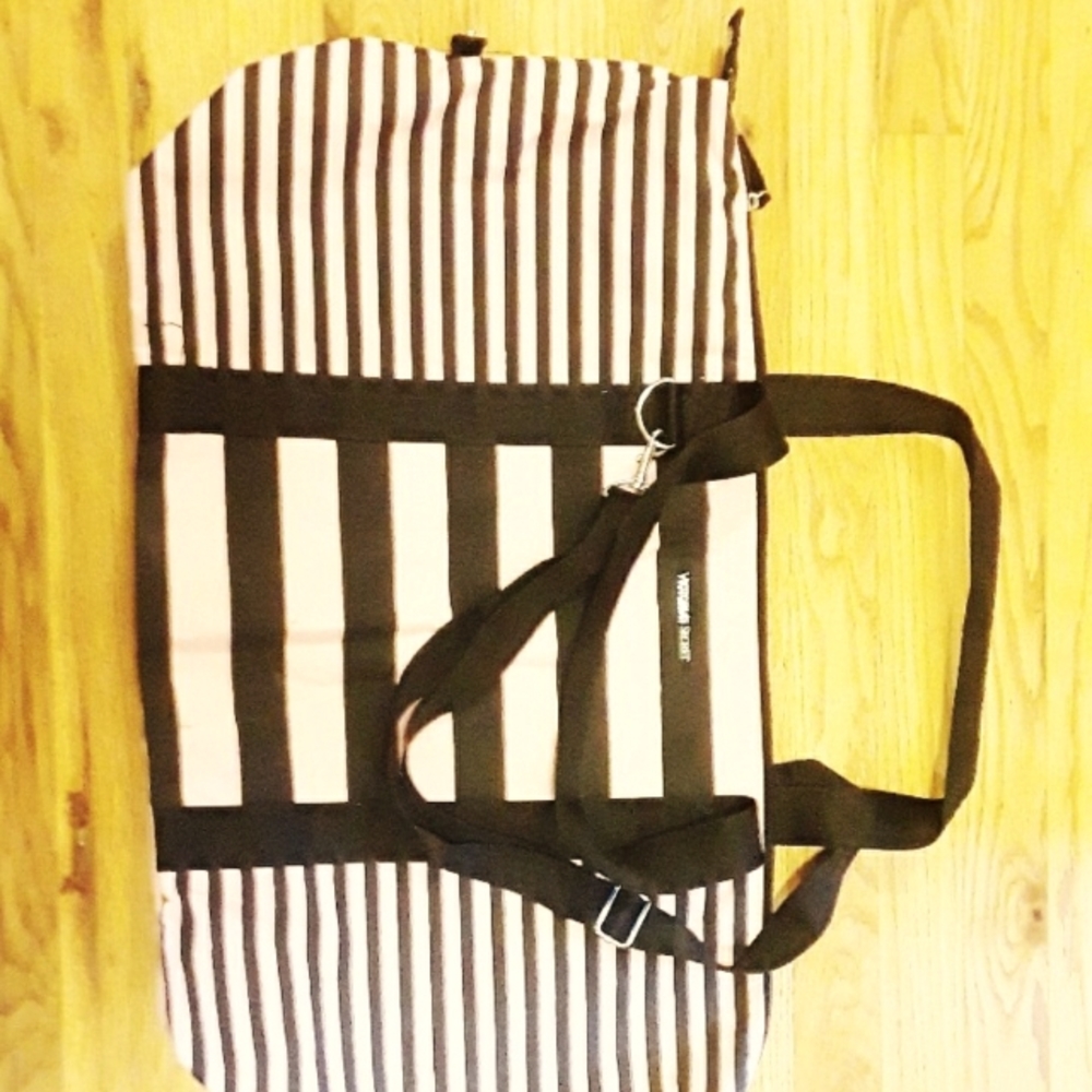 Victoria's Secret navy and pink weekender bag